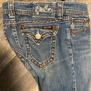 Miss Me Jeans Detailed Stitching, Logos VFlap Rivet Button Pockets zip fly Sz 27